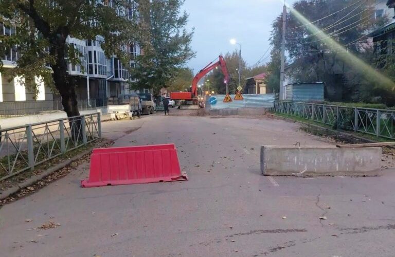 Временно перекрыто движение транспорта на ул. Смолина.